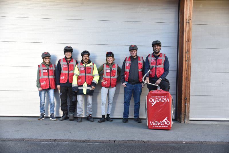 Team von ViaVelo, 6 Personen in Kurier-Ausrüstung.